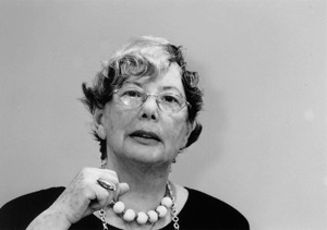 Felicia Langer im Kulturzentrum am 20. Juni 2002, Foto: Peter Worm